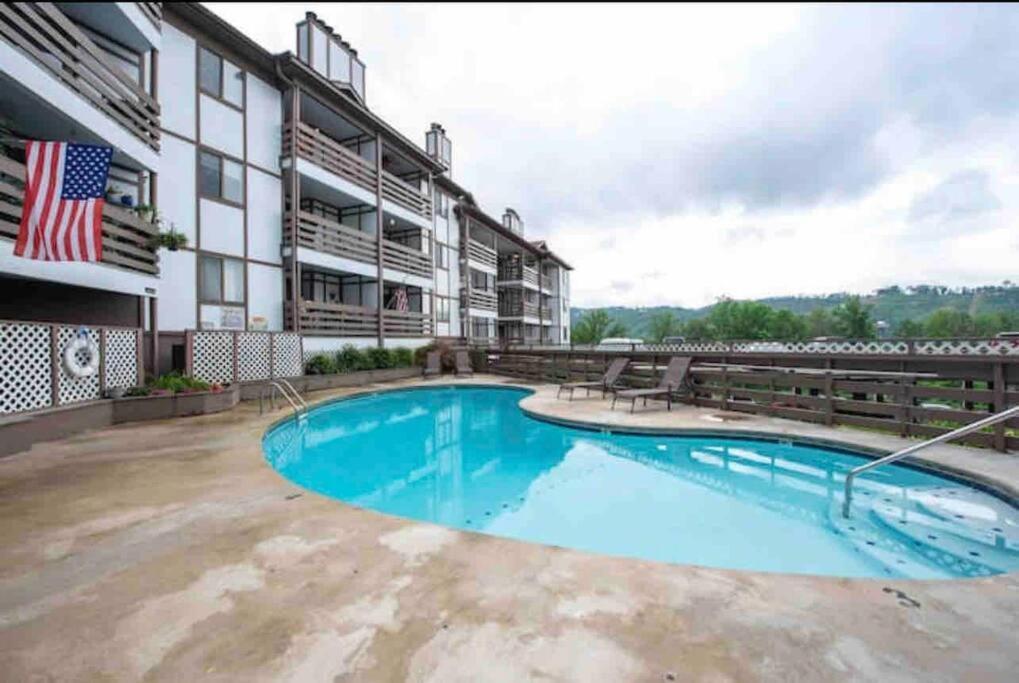 City & Mountain View 5 Mins From Downtown Gatlinburg Eksteriør billede